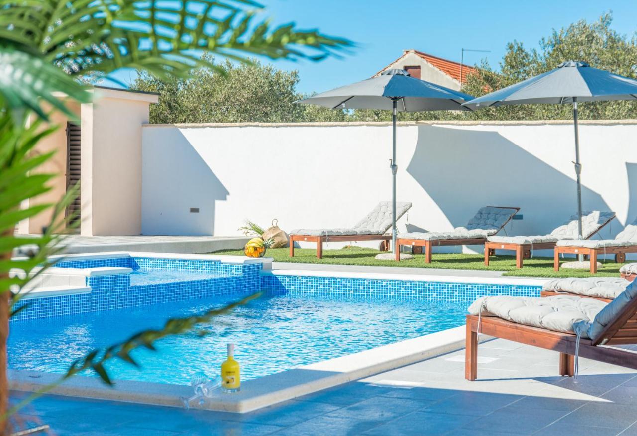 Villa Lucija Biograd Na Moru Exteriör bild