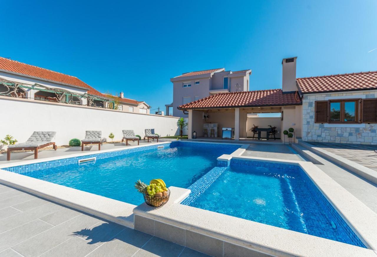 Villa Lucija Biograd Na Moru Exteriör bild