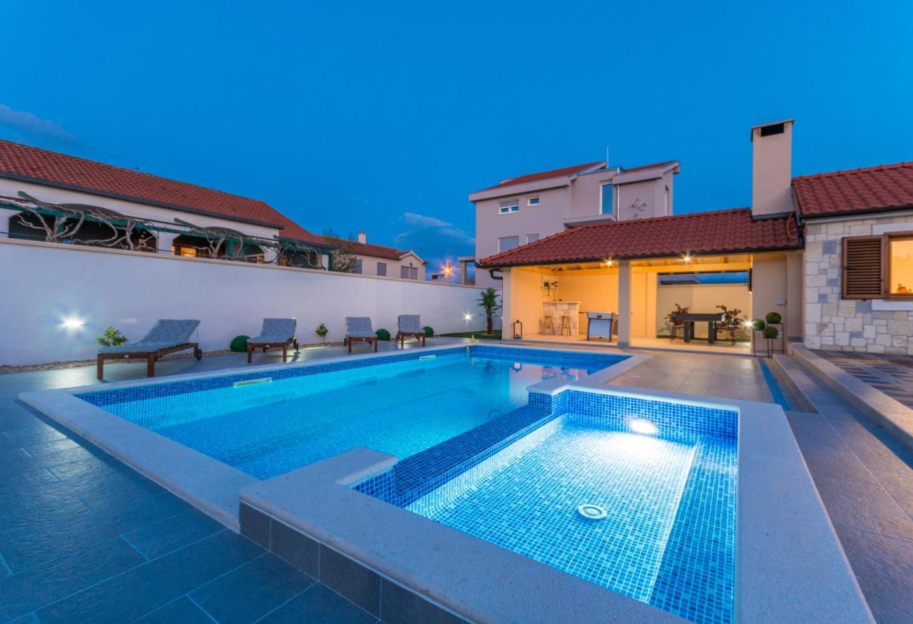 Villa Lucija Biograd Na Moru Exteriör bild