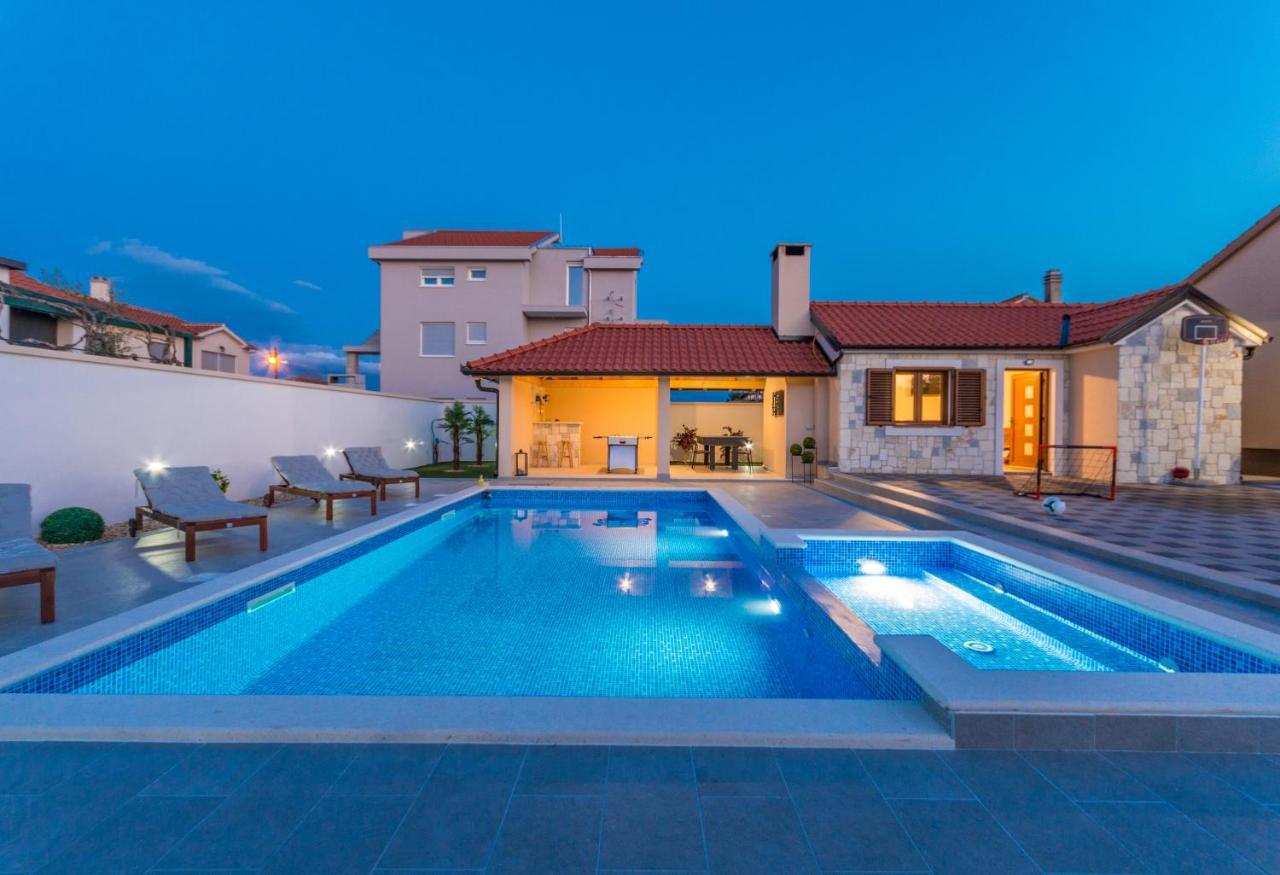 Villa Lucija Biograd Na Moru Exteriör bild