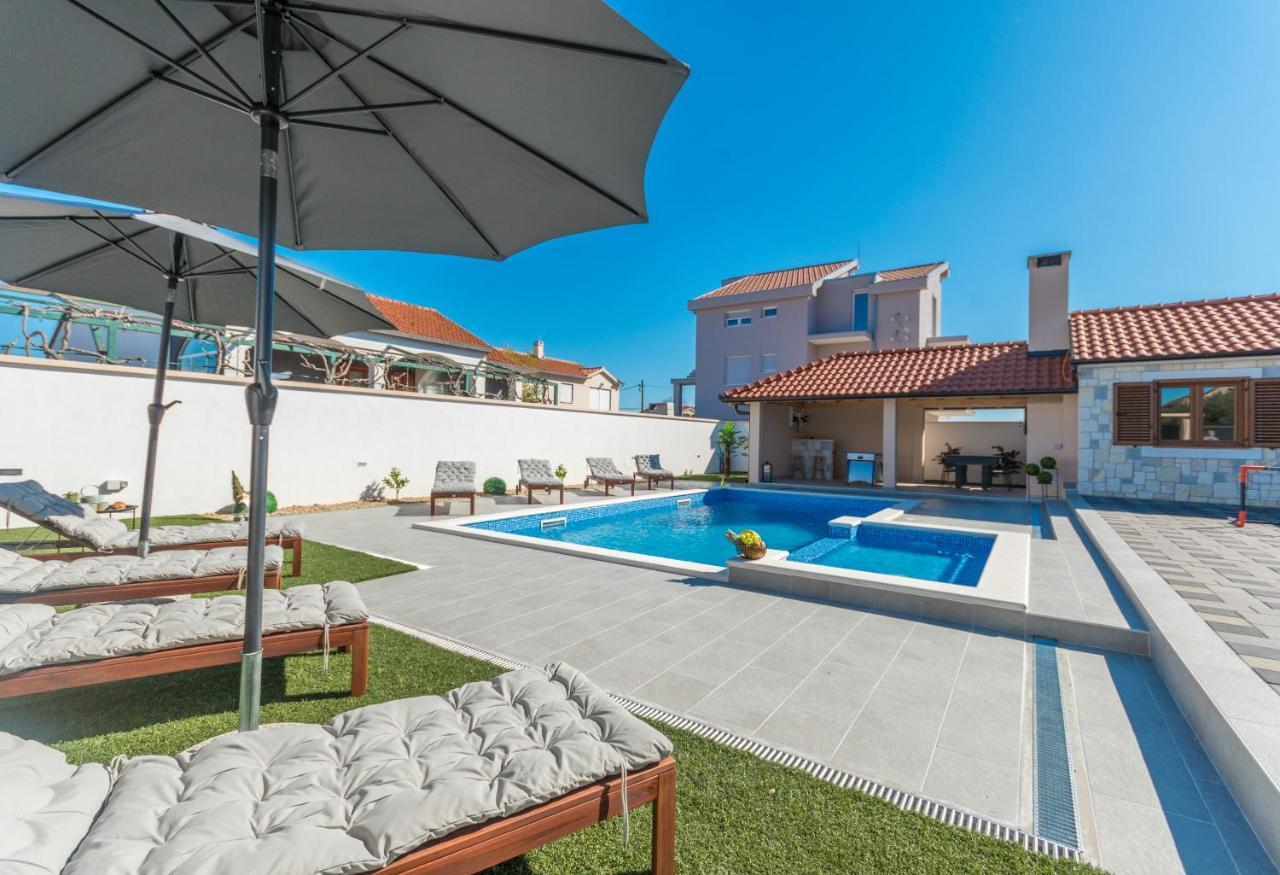 Villa Lucija Biograd Na Moru Exteriör bild
