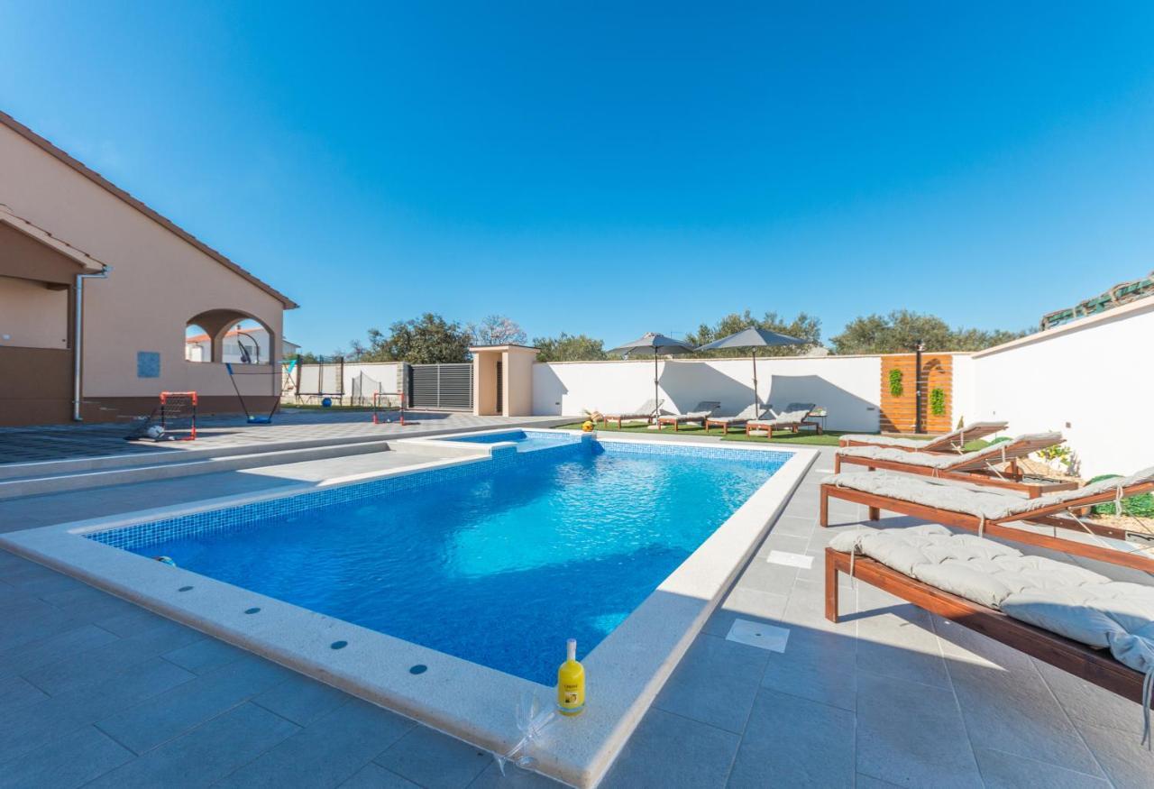 Villa Lucija Biograd Na Moru Exteriör bild