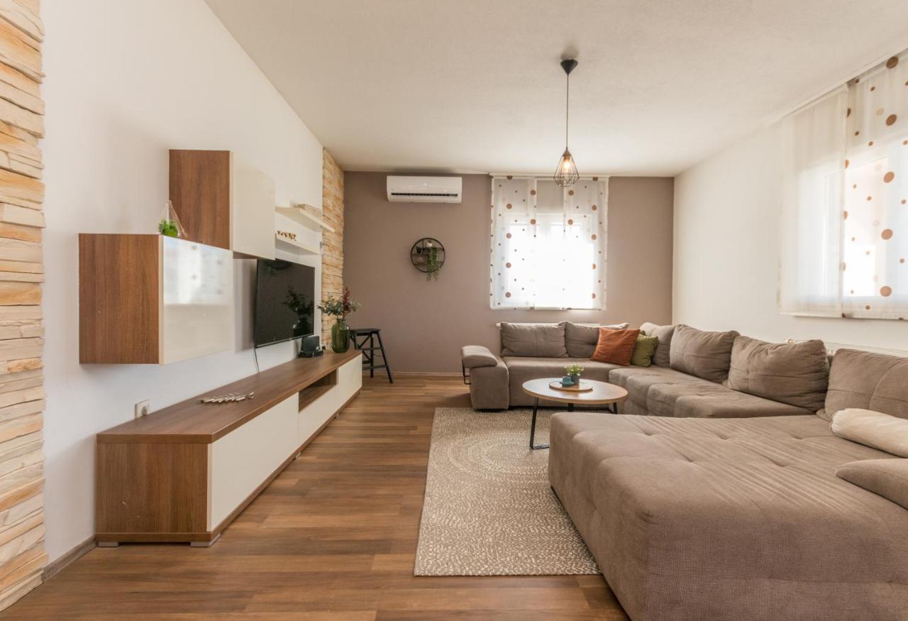 Villa Lucija Biograd Na Moru Exteriör bild