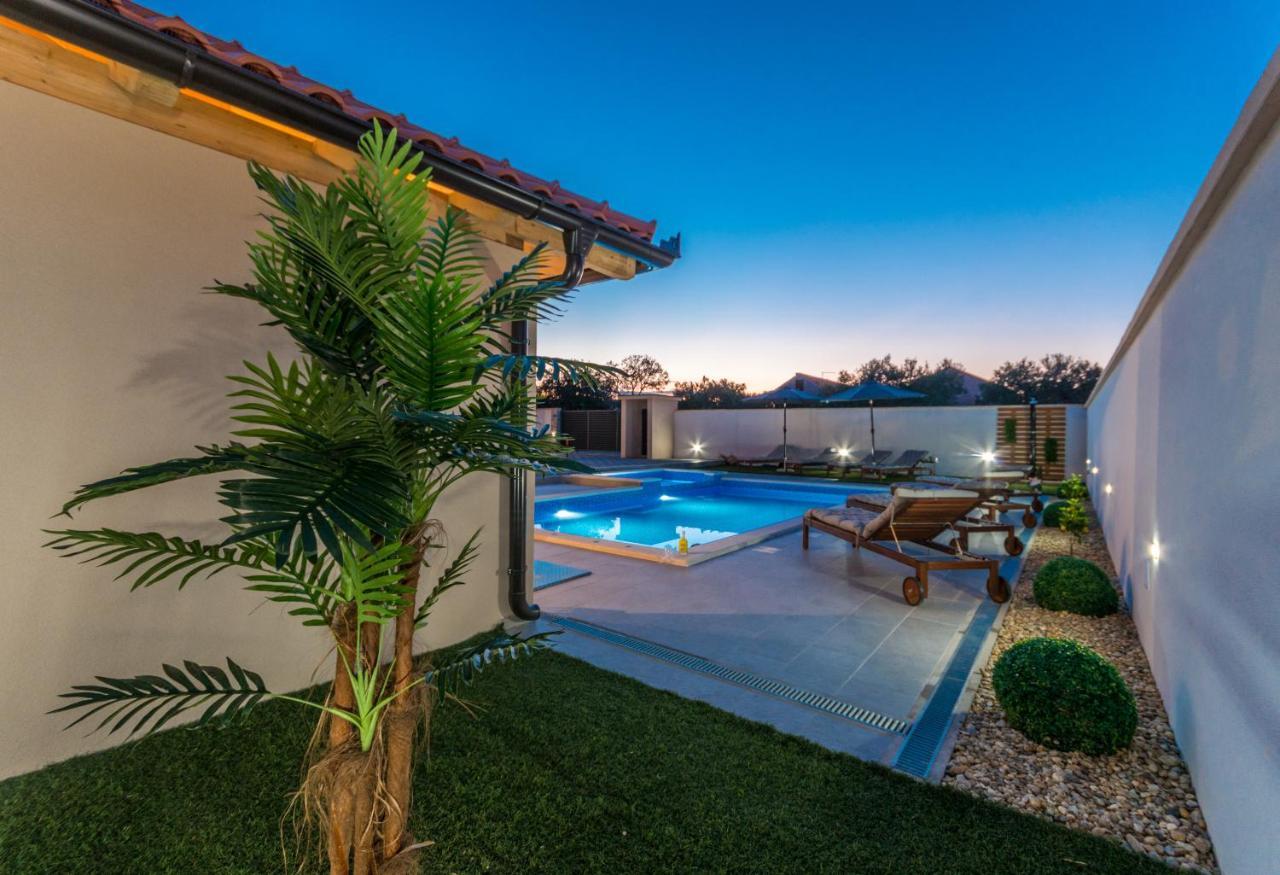 Villa Lucija Biograd Na Moru Exteriör bild