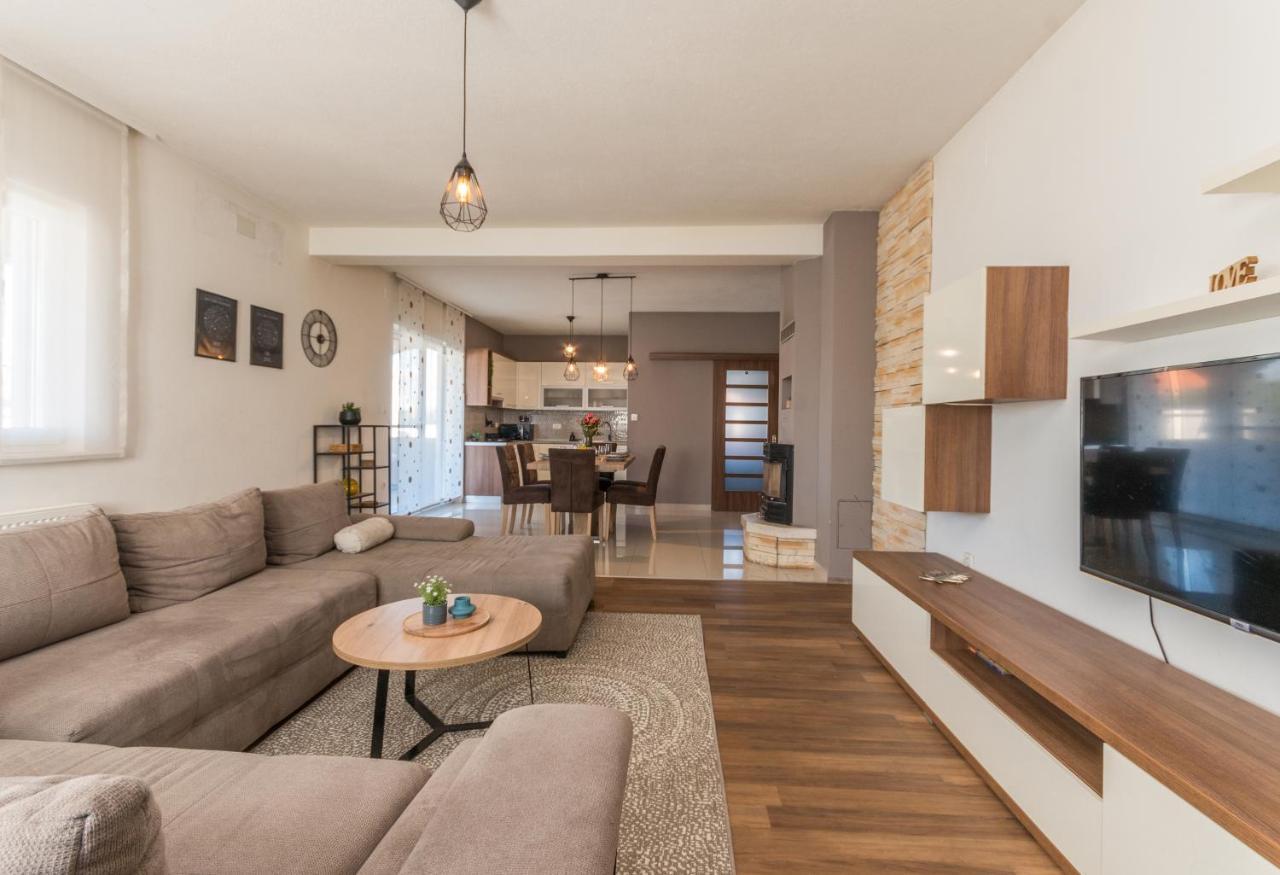 Villa Lucija Biograd Na Moru Exteriör bild