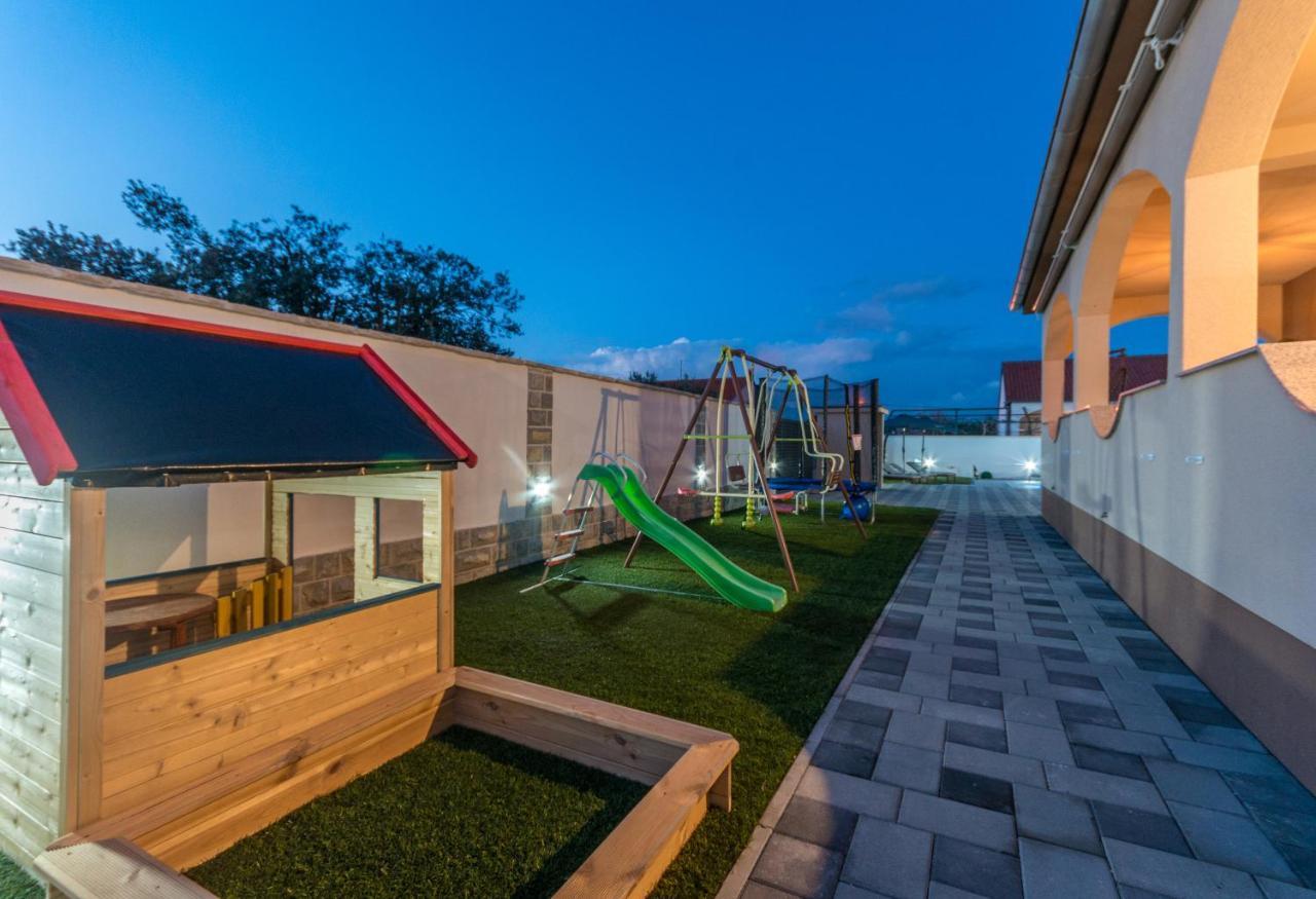 Villa Lucija Biograd Na Moru Exteriör bild